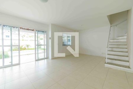 Sala de casa de condomínio à venda com 5 quartos, 200m² em Recreio dos Bandeirantes, Rio de Janeiro