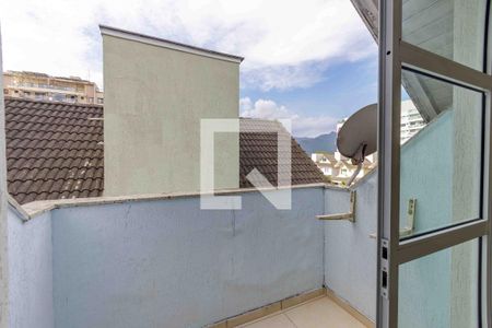 Casa de condomínio à venda com 200m², 5 quartos e 3 vagasSuíte 1 Varanda