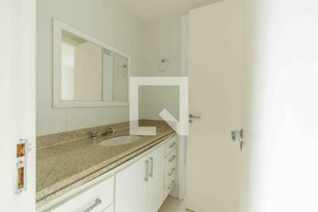 Casa de condomínio à venda com 200m², 5 quartos e 3 vagasBanheiro das Suítes Canadenses