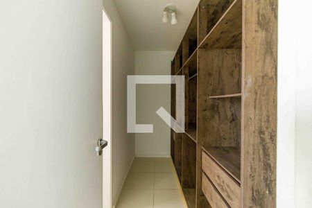 Casa de condomínio à venda com 200m², 5 quartos e 3 vagasSuíte 2 Closet