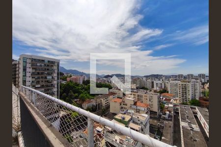 Apartamento à venda com 140m², 3 quartos e 2 vagas Apartamento à venda com 140m², 3 quartos e 2 vagasVista da Sacada