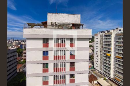 Apartamento à venda com 140m², 3 quartos e 2 vagas Apartamento à venda com 140m², 3 quartos e 2 vagasÁrea de Serviço