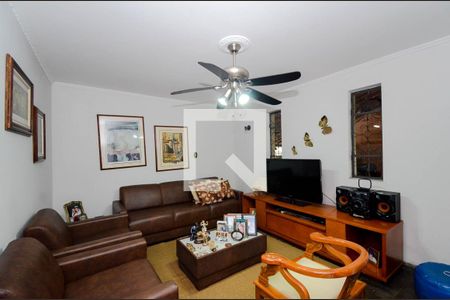 Sala de TV de casa à venda com 3 quartos, 400m² em Vila Galvão, Guarulhos