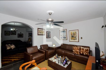 Sala de TV de casa à venda com 3 quartos, 400m² em Vila Galvão, Guarulhos