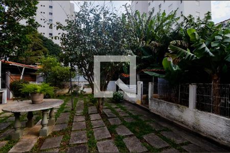 Casa à venda com 400m², 3 quartos e 6 vagasÁrea externa 