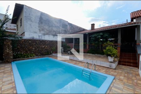 Casa à venda com 400m², 3 quartos e 6 vagasPiscina