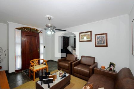 Sala de TV de casa à venda com 3 quartos, 400m² em Vila Galvão, Guarulhos