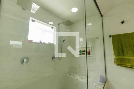 Casa de condomínio à venda com 350m², 4 quartos e 4 vagasBanheiro da Suíte 1