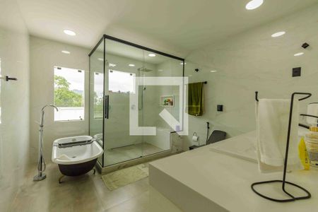 Casa de condomínio à venda com 350m², 4 quartos e 4 vagasBanheiro da Suíte 1