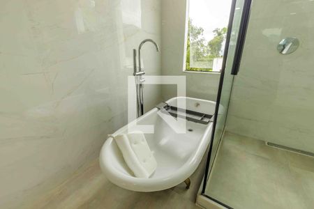 Casa de condomínio à venda com 350m², 4 quartos e 4 vagasBanheiro da Suíte 1