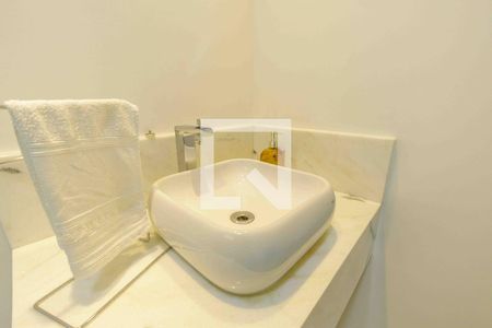 Casa de condomínio à venda com 350m², 4 quartos e 4 vagasBanheiro da Sala de Cinema