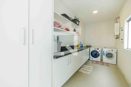 Casa de condomínio à venda com 350m², 4 quartos e 4 vagasÁrea de Serviço