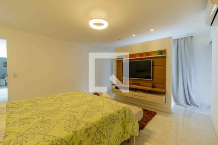 Casa de condomínio à venda com 350m², 4 quartos e 4 vagasSuíte 1