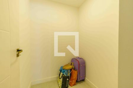 Casa de condomínio à venda com 350m², 4 quartos e 4 vagasCloset da Suíte 2