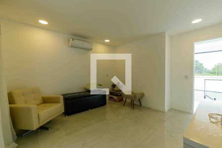 Casa de condomínio à venda com 350m², 4 quartos e 4 vagasSuíte 2