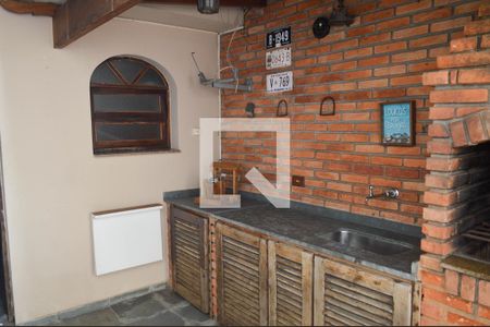 Casa à venda com 241m², 4 quartos e 2 vagas Casa à venda com 241m², 4 quartos e 2 vagasChurrasqueira