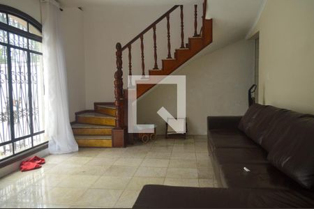 Casa à venda com 241m², 4 quartos e 2 vagas Casa à venda com 241m², 4 quartos e 2 vagasSala