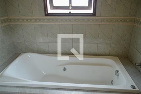 Casa à venda com 241m², 4 quartos e 2 vagas Casa à venda com 241m², 4 quartos e 2 vagasBanheiro Suite