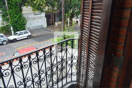 Casa à venda com 241m², 4 quartos e 2 vagas Casa à venda com 241m², 4 quartos e 2 vagasSacada