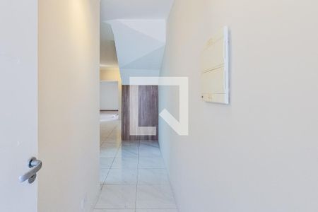 Casa de condomínio para alugar com 102m², 2 quartos e 2 vagas Casa de condomínio para alugar com 102m², 2 quartos e 2 vagasHall de entrada