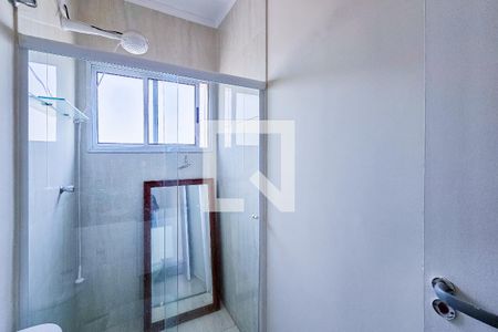 Casa de condomínio para alugar com 102m², 2 quartos e 2 vagas Casa de condomínio para alugar com 102m², 2 quartos e 2 vagasBanheiro da Suíte 1