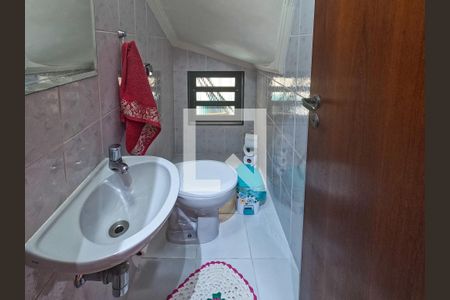 Casa à venda com 106m², 3 quartos e 2 vagasLavabo