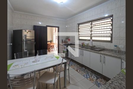 Casa à venda com 106m², 3 quartos e 2 vagasCozinha