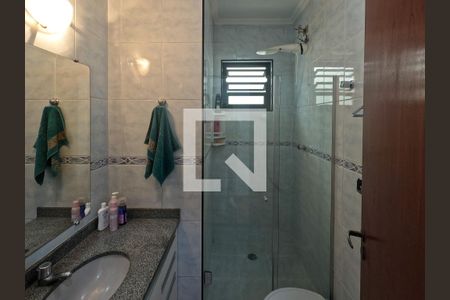 Casa à venda com 106m², 3 quartos e 2 vagasBanheiro