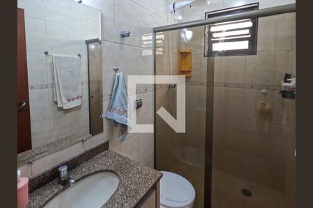 Casa à venda com 106m², 3 quartos e 2 vagasBanheiro
