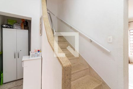 Casa para alugar com 130m², 3 quartos e 2 vagasEscada