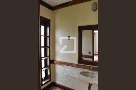 Casa para alugar com 350m², 3 quartos e 5 vagasBanheiro 2