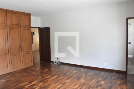 Casa para alugar com 350m², 3 quartos e 5 vagasSuíte