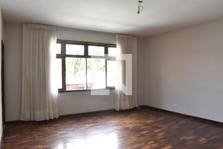 Casa para alugar com 350m², 3 quartos e 5 vagasSuíte