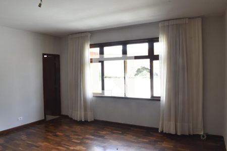 Casa para alugar com 350m², 3 quartos e 5 vagasSuíte