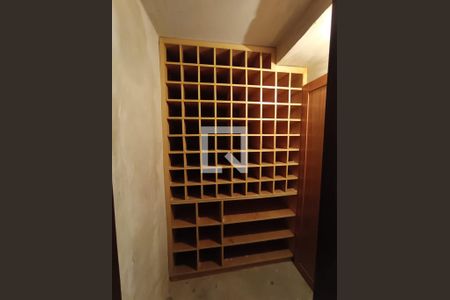 Casa para alugar com 350m², 3 quartos e 5 vagasDespensa