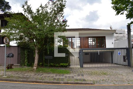 Casa para alugar com 350m², 3 quartos e 5 vagasFachada