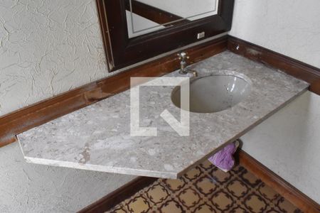 Casa para alugar com 350m², 3 quartos e 5 vagasBanheiro 2