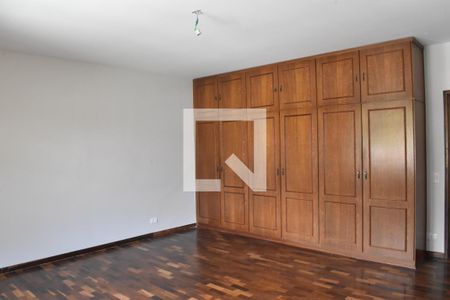 Casa para alugar com 350m², 3 quartos e 5 vagasSuíte