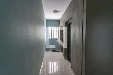 Apartamento à venda com 67m², 2 quartos e 2 vagas Apartamento à venda com 67m², 2 quartos e 2 vagasHall dos elevadores