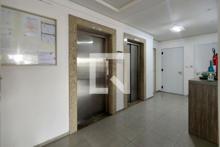 Apartamento para alugar com 76m², 2 quartos e 1 vagaElevadores