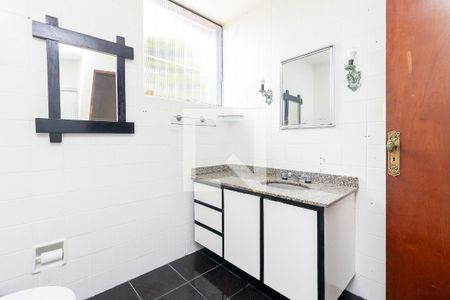 Casa à venda com 112m², 3 quartos e 1 vagaBanheiro