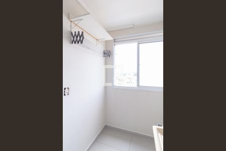 Apartamento para alugar com 50m², 2 quartos e 1 vaga Apartamento para alugar com 50m², 2 quartos e 1 vagaCozinha e área de serviço