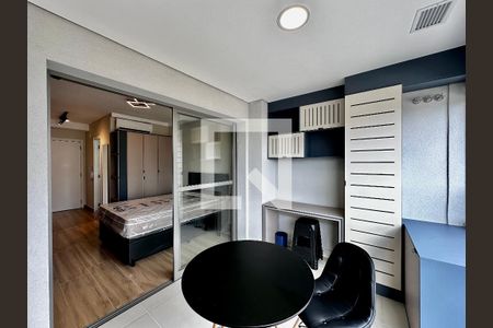 Studio para alugar com 32m², 1 quarto e sem vaga Studio para alugar com 32m², 1 quarto e sem vagaSacada