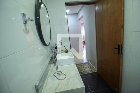 Casa para alugar com 300m², 3 quartos e 3 vagasBanheiro Social