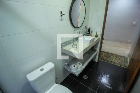 Casa para alugar com 300m², 3 quartos e 3 vagasBanheiro Social