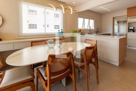 Sala de apartamento à venda com 3 quartos, 145m² em Vila Ipojuca, São Paulo