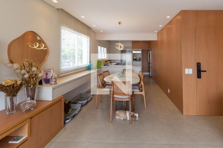 Sala de apartamento à venda com 3 quartos, 145m² em Vila Ipojuca, São Paulo