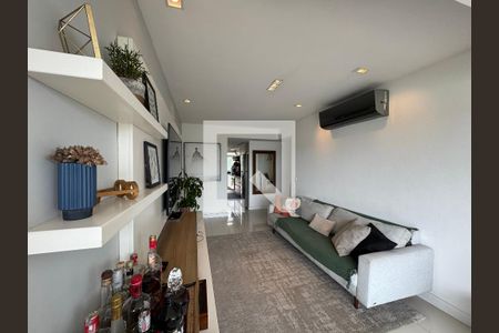 Sala de casa de condomínio para alugar com 2 quartos, 196m² em Recreio dos Bandeirantes, Rio de Janeiro