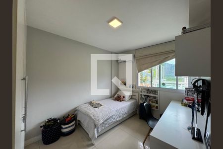 Casa de condomínio à venda com 196m², 2 quartos e 1 vagaQuarto