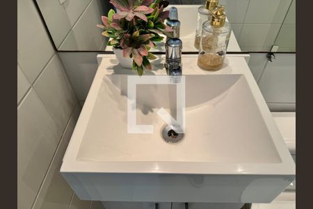 Casa de condomínio à venda com 196m², 2 quartos e 1 vagaBanheiro Social